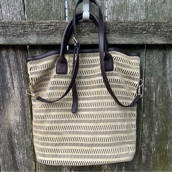 Laser Cut Tote Bag with Insert Purse - Picture 1 of 8